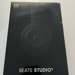 Beats by Dre Studio3 Over-Ear Headphones - Black